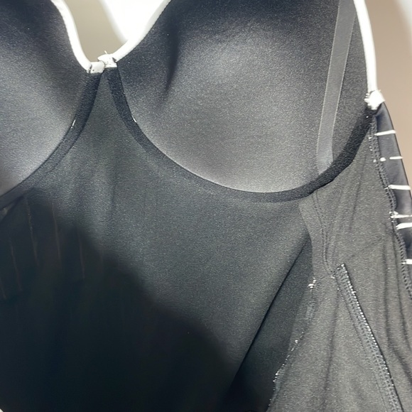 Torrid 5 DISNEY NIGHTMARE BEFORE CHRISTMAS JACK SKELLINGTON UNDERWIRE SWIMSUIT - Picture 11 of 14